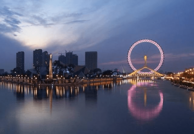 天津阳光下的温馨时光